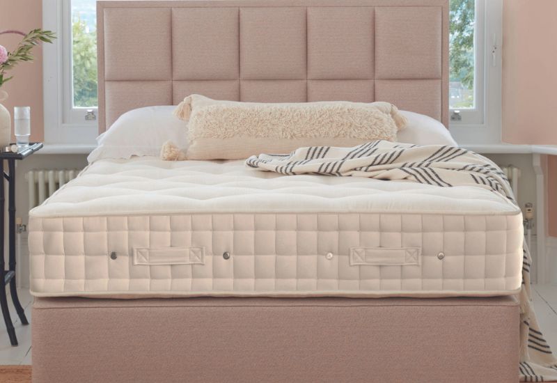 The Hypnos Orthos Support 8 Mattress delivers a firm, flatter feel while maintaining optimal spinal alignment. It’s an excellent choice for front or back sleepers who value consistent support.