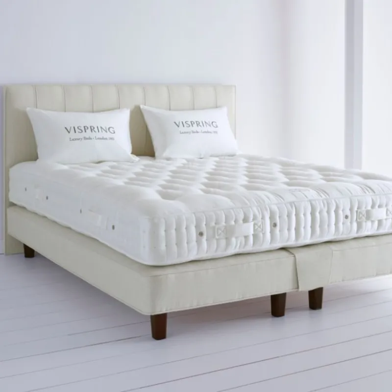 The Herald Superb Mattress is a long-standing favourite for those who prefer firmer comfort. Generous layers of natural fillings combine with a hand-nested pocket spring system to deliver robust support with enduring depth and breathability.