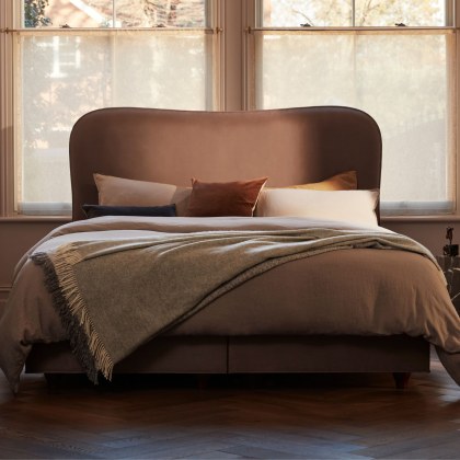 Vispring Devonshire Mattress with Plymouth Divan Base Vispring Devonshire Mattress with Plymouth Divan Base