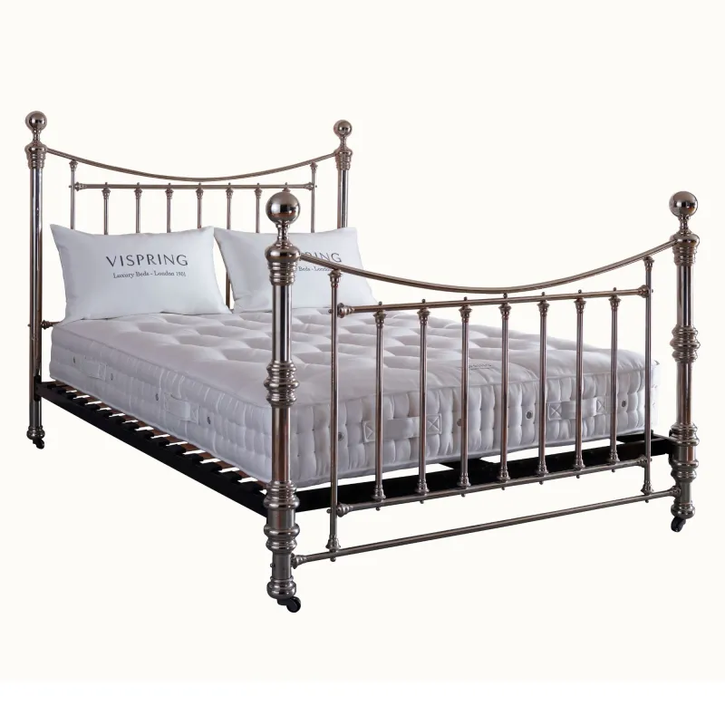 We love the Bedstead Supreme for its deeper upholstery and enhanced support. With a firmer feel in comfort, it offers a higher level of support than earlier models in the Bedstead range - perfect for those who want added depth and resilience on a slatted base.